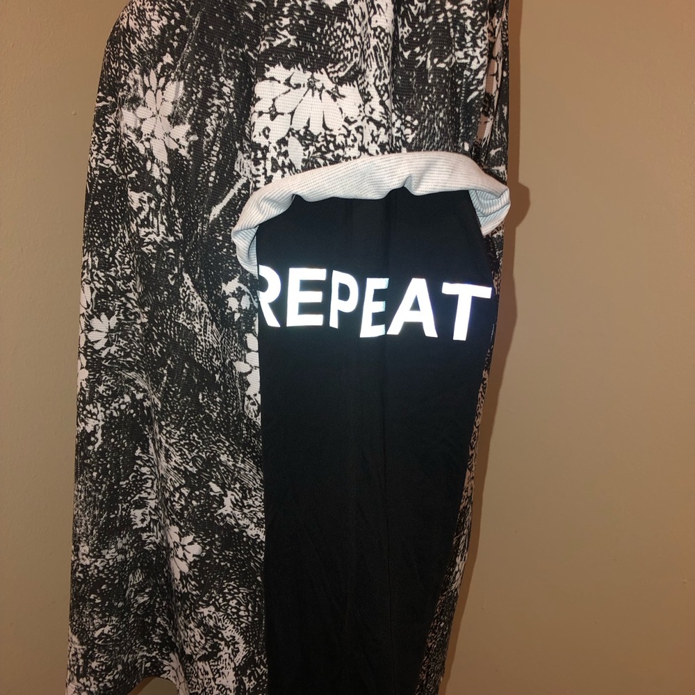 Lululemon Men Explicit Content Reflective Abstrac… - image 4